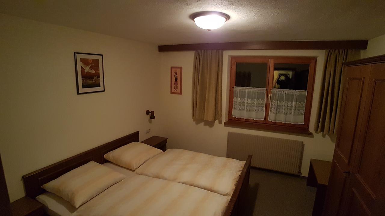 Haus Christof Apartment Holzgau Bagian luar foto