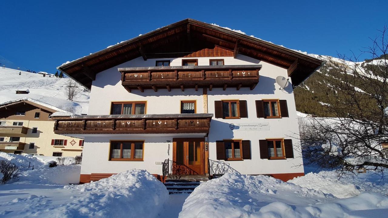 Haus Christof Apartment Holzgau Bagian luar foto