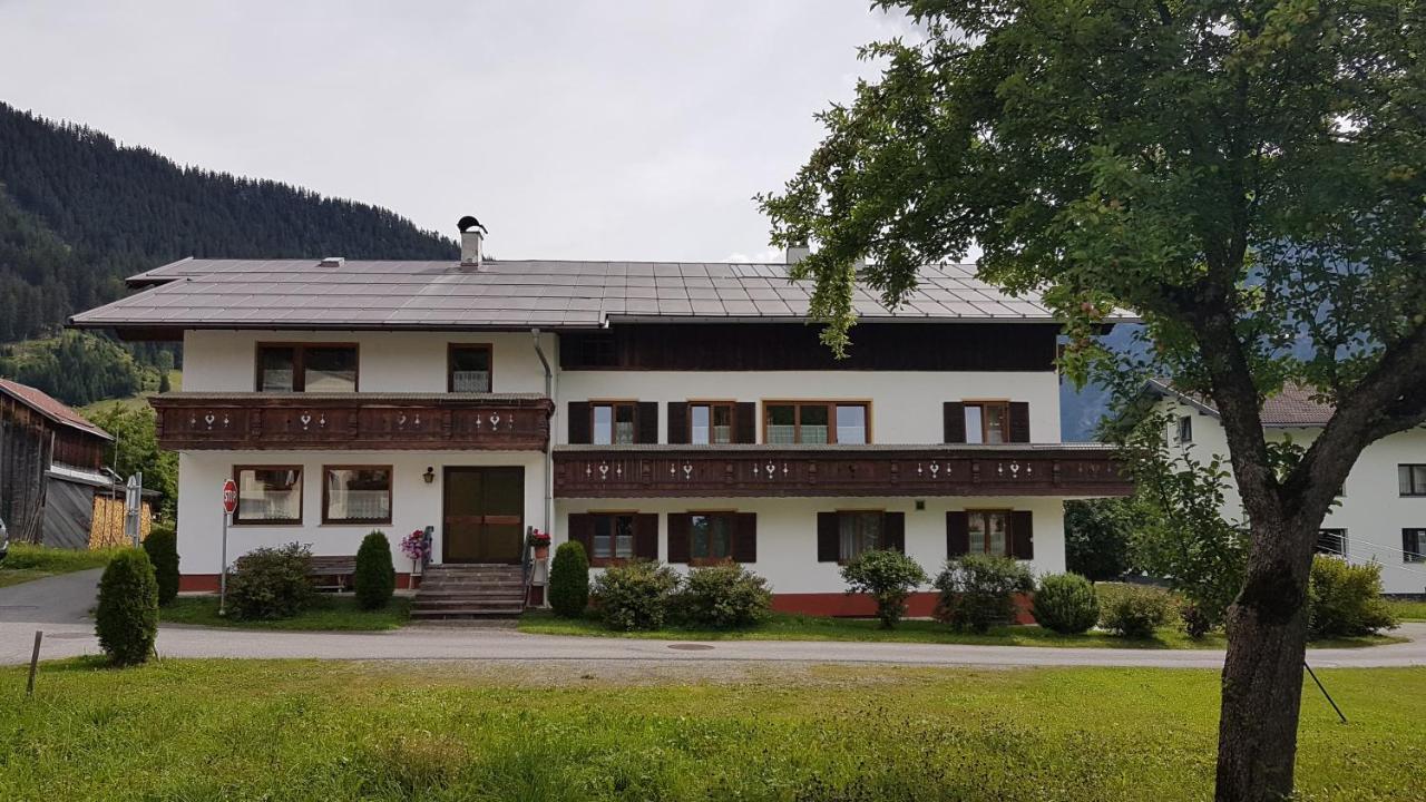 Haus Christof Apartment Holzgau Bagian luar foto