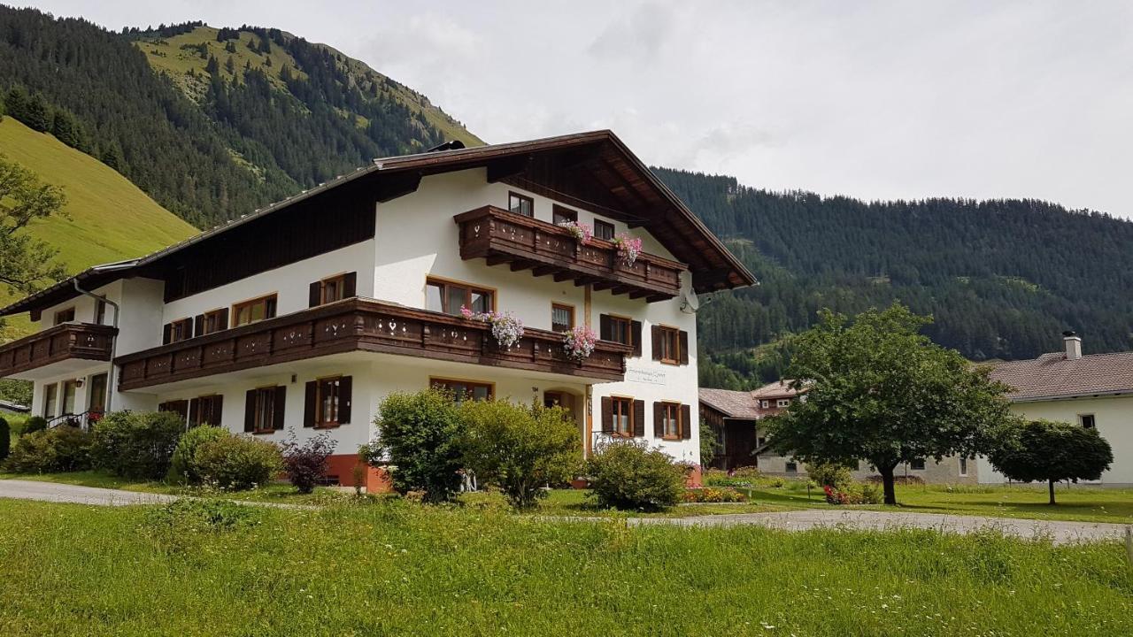 Haus Christof Apartment Holzgau Bagian luar foto